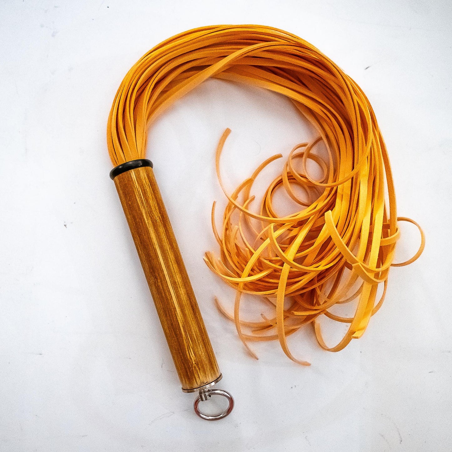 Tagliatelle/Vegan/Girasole. 61cm/24" floggers