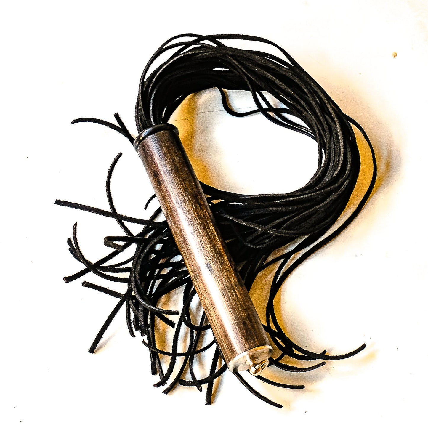 Linguine/Nero. 61cm/24" Veloursleder-Flogger