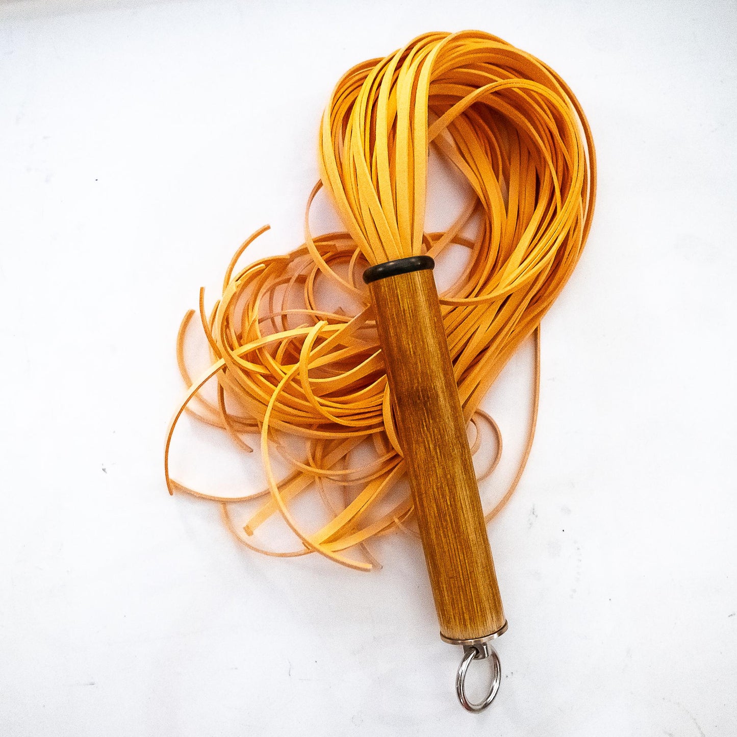 Tagliatelle/Vegan/Girasole. 61cm/24" floggers