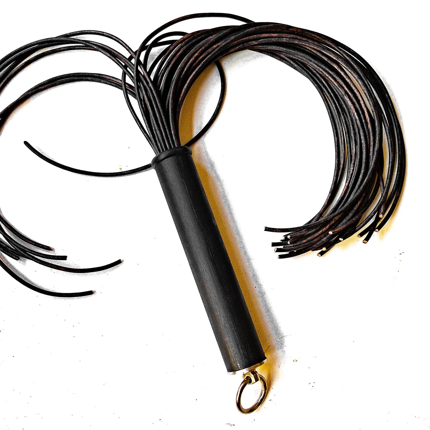 Leather flogger "Spaghettoni/Sepia". 61cm/24"