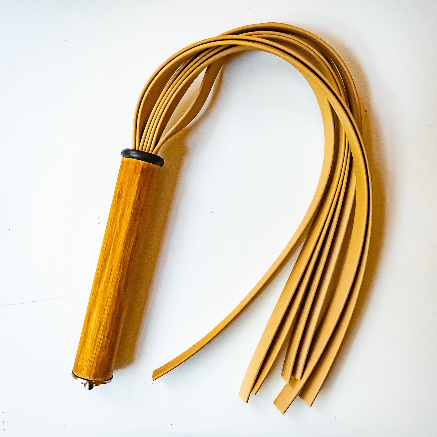 Pop Art/Vanilla. 61cm/24" BioThane-Peitsche mit 7 Strängen