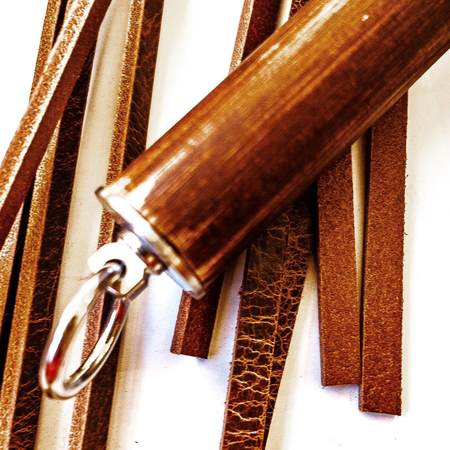 Buffalo Gals/Hard&Heavy/Brown (71cm/28") whip made of hard buffalo leather. BDSM