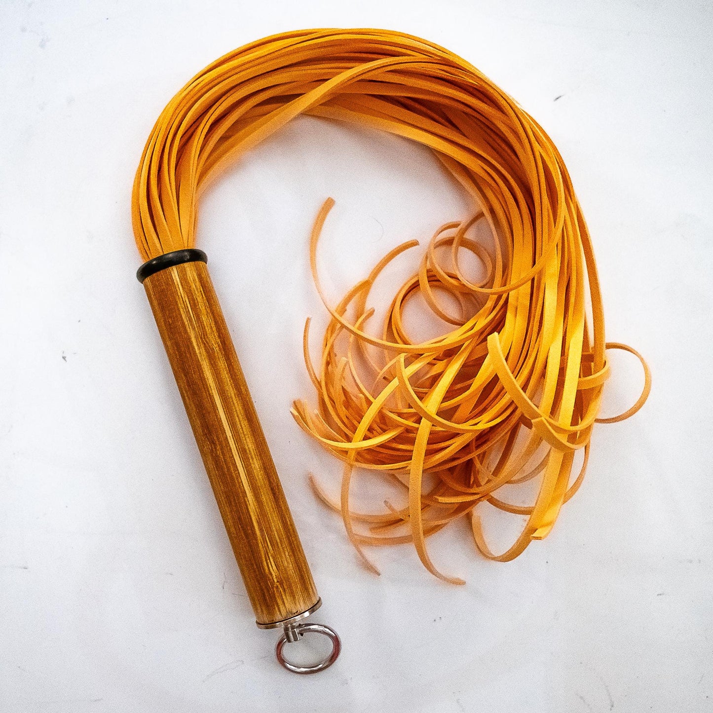 Tagliatelle/Vegan/Girasole. 61cm/24" floggers