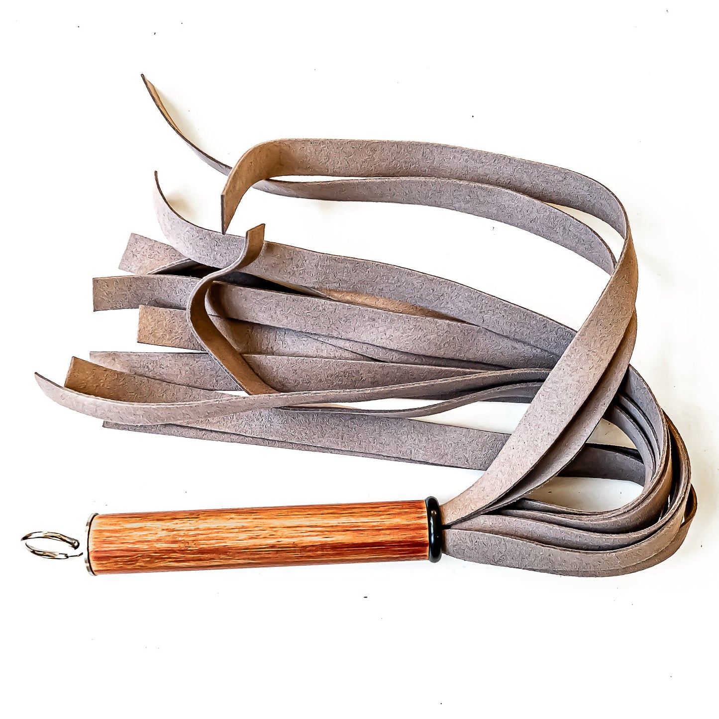 Pappardelle/Vegan/Grigio. 61cm/24" floggers