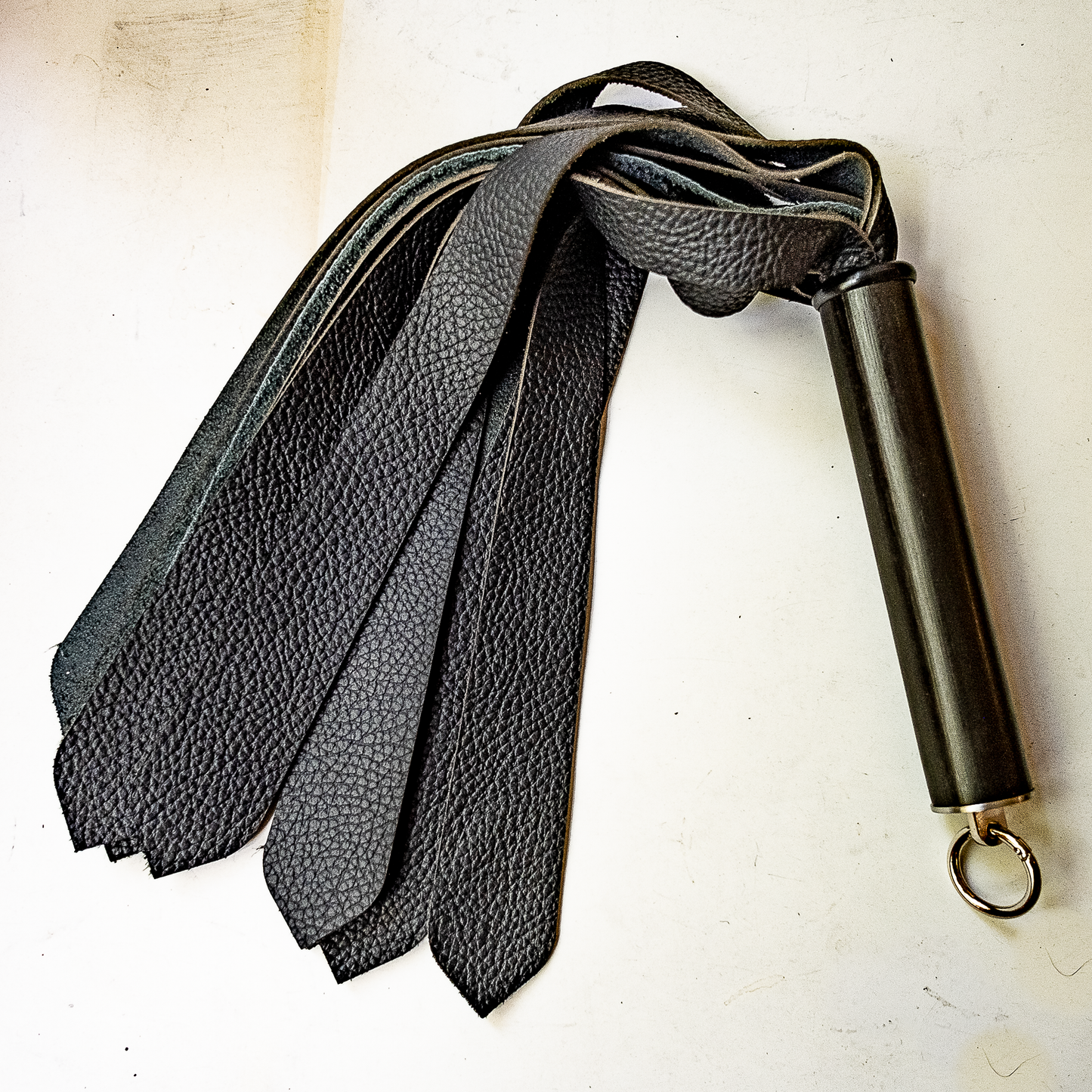 Leather Tie / Black. 56cm/22" Lederflogger