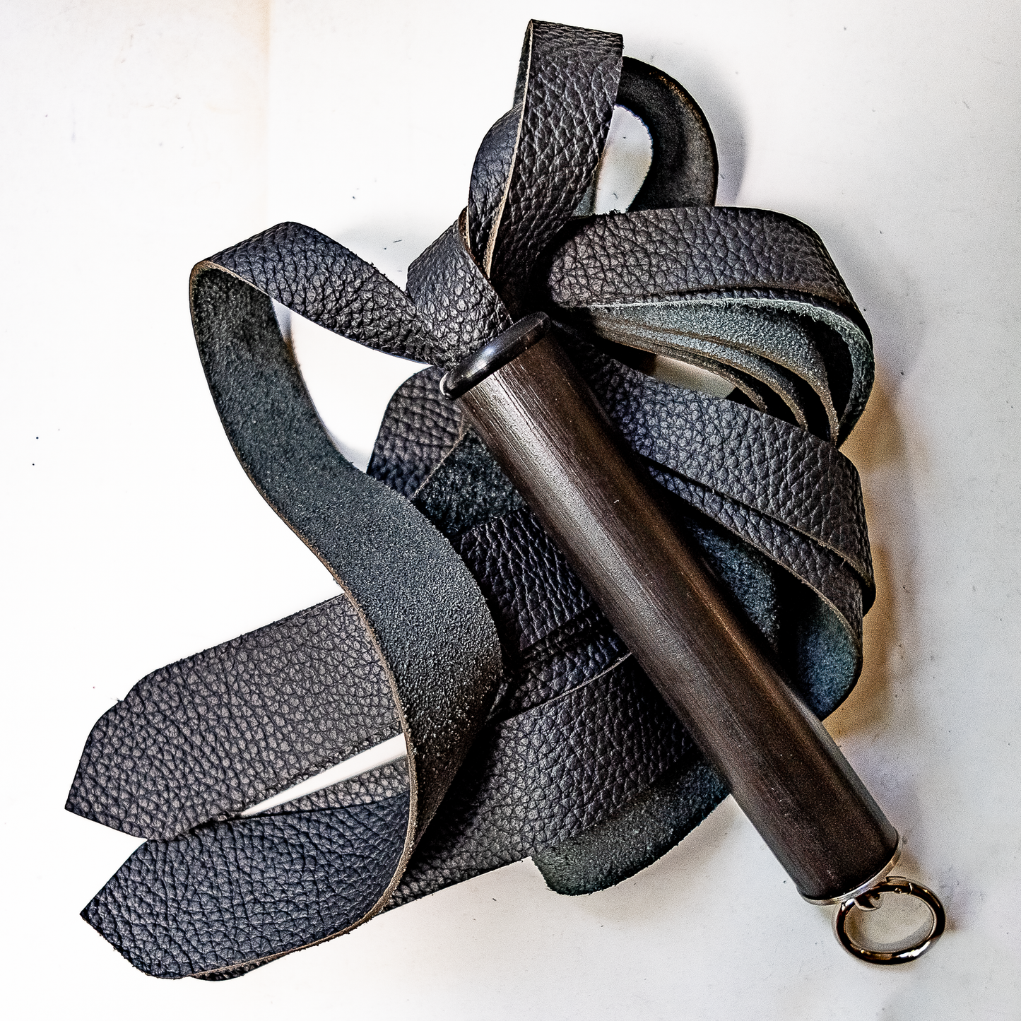 Leather Tie / Black. 56cm/22" Lederflogger