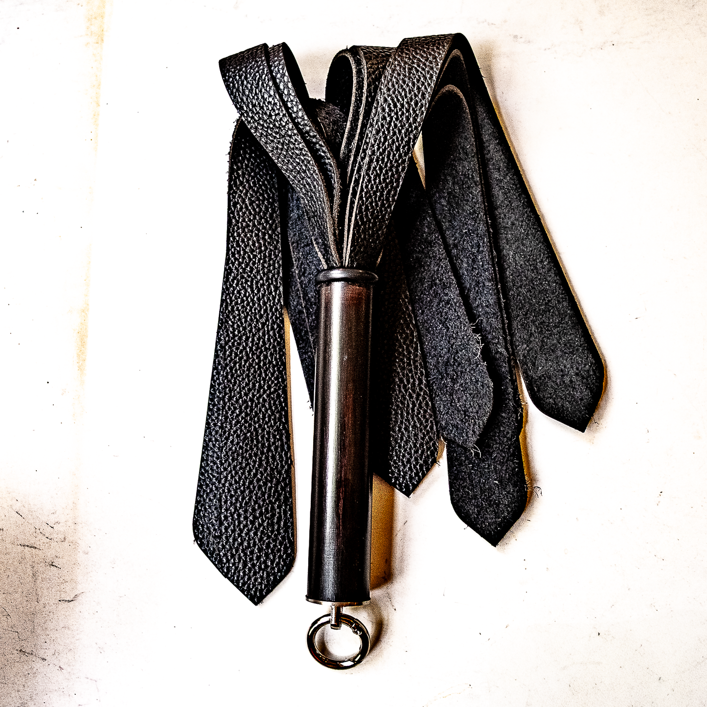 Mini/Leather Tie/Black 43cm/17" mini leather flogger
