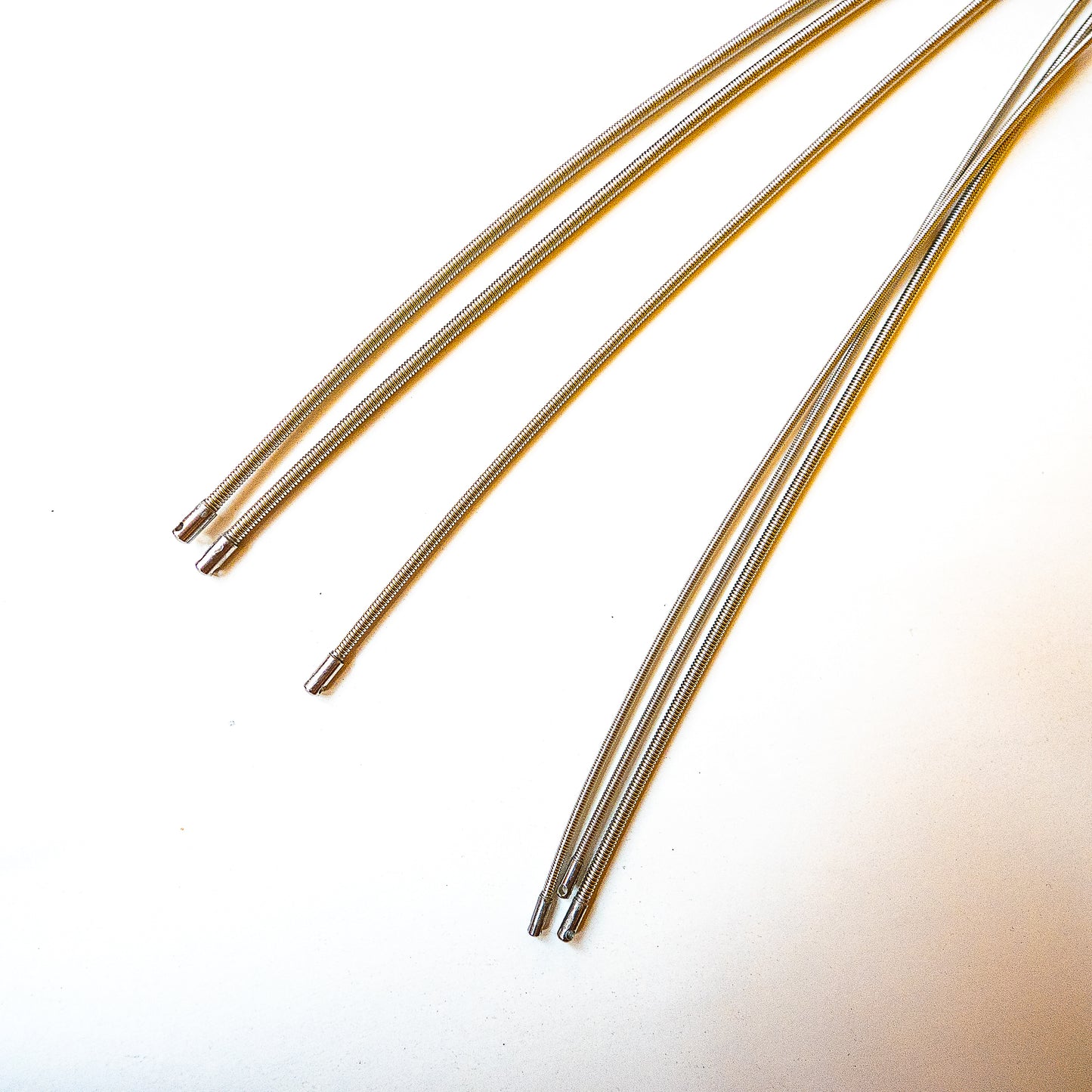 EADG. 61cm/24" whip made of real bass strings