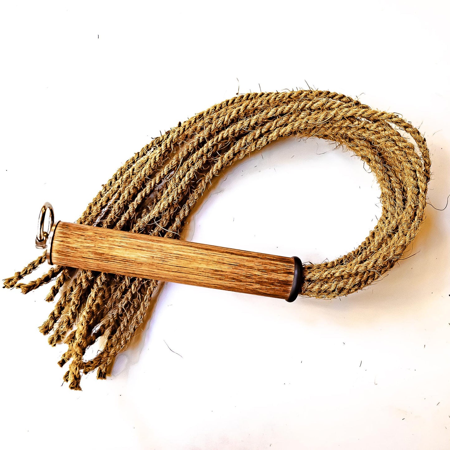 Rustic. 61cm/24" coconut rope flogger