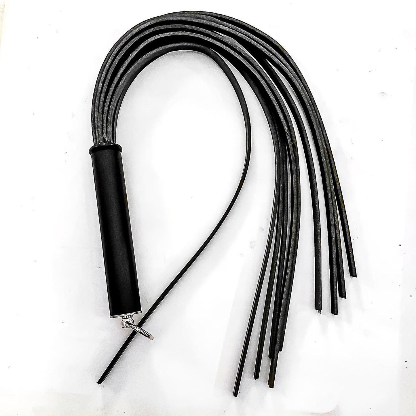 Buffalo Gals/Hard&Heavy/Black (76cm/30") whip made of hard buffalo leather. BDSM