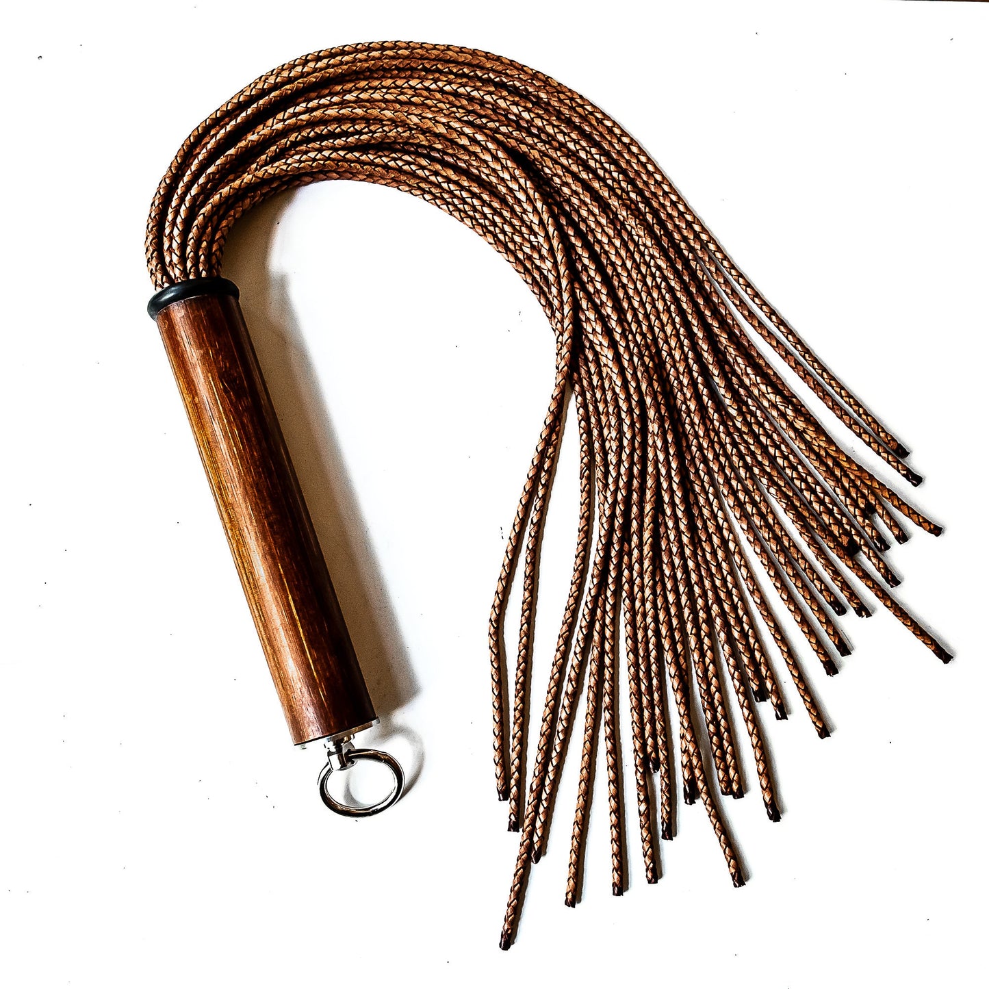 Pinot Grigio. 61cm/24" braided leather flogger