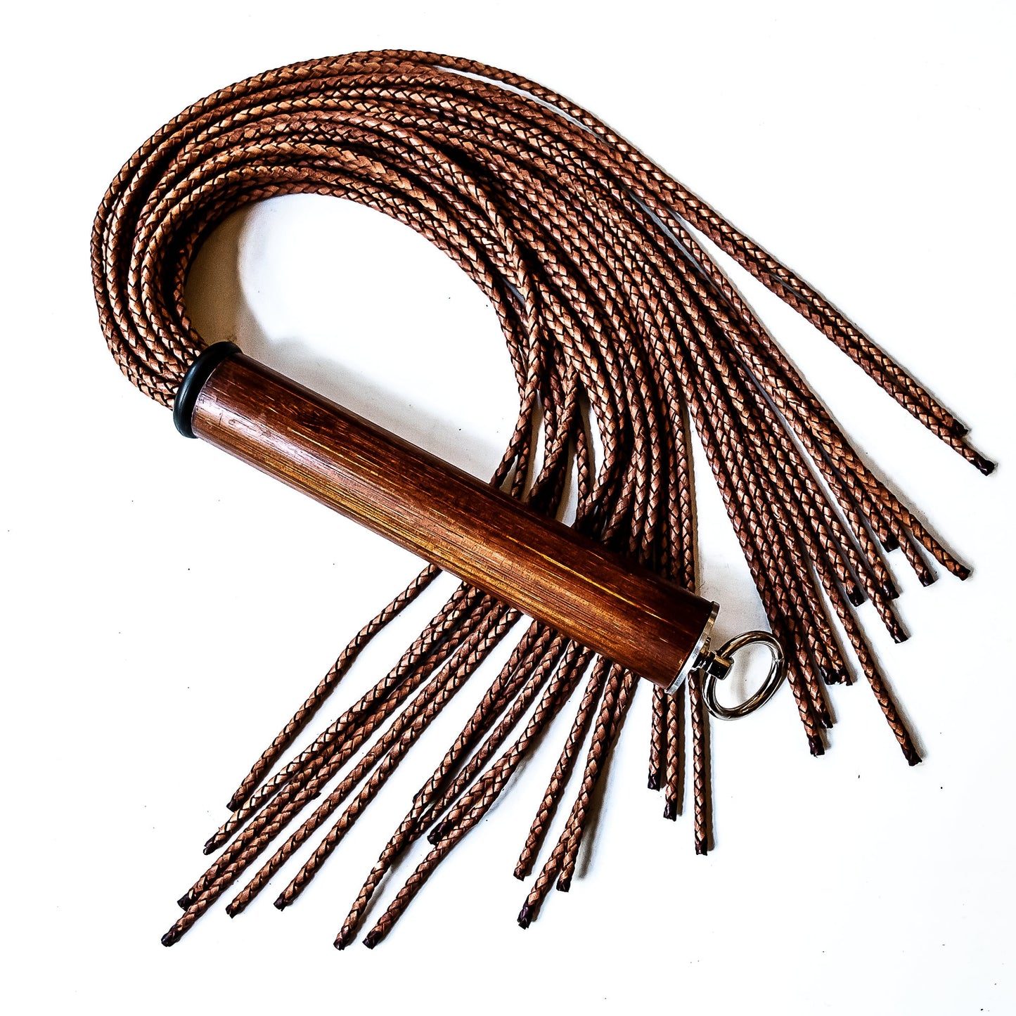 Pinot Grigio. 61cm/24" braided leather flogger
