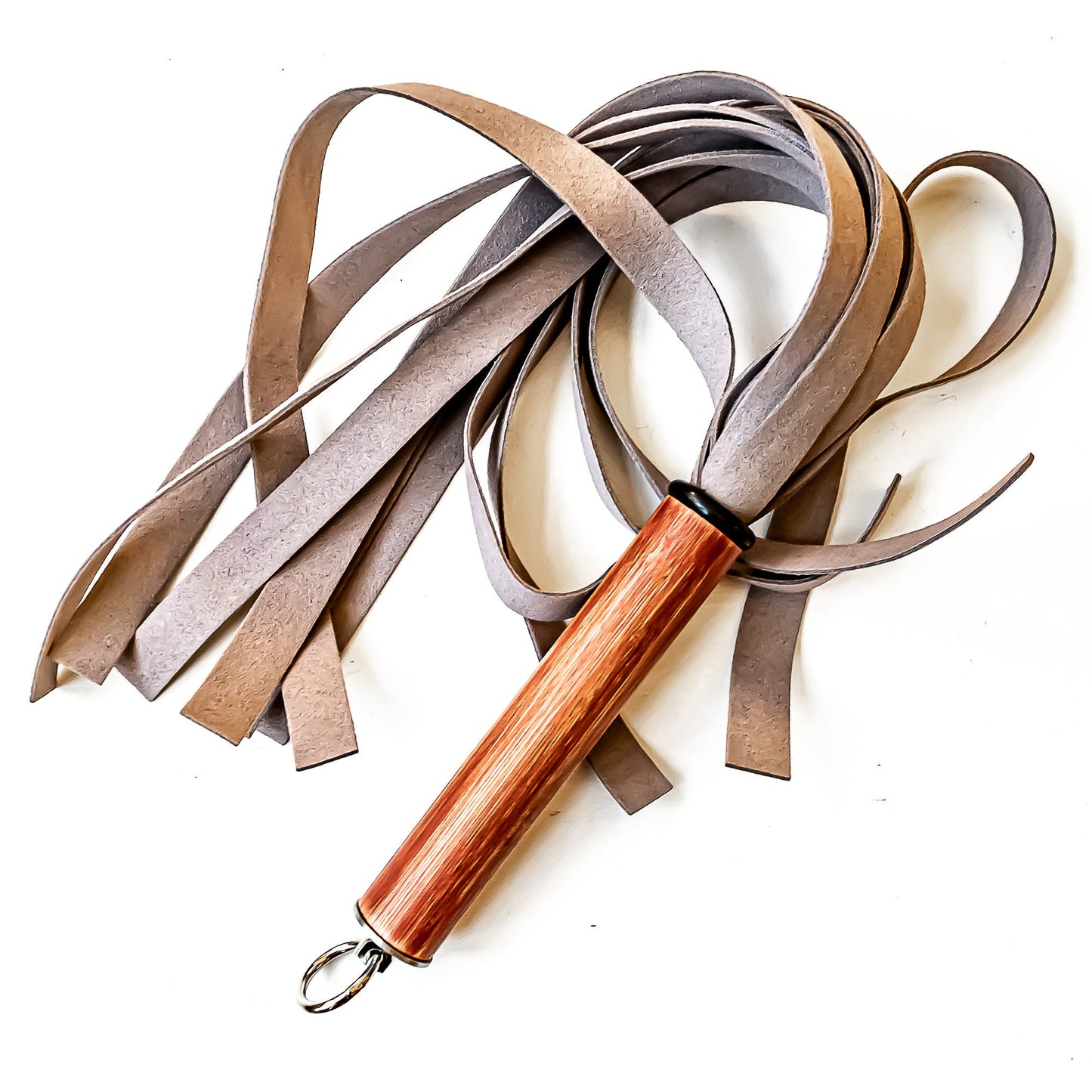 Pappardelle/Vegan/Grigio. 61cm/24" floggers