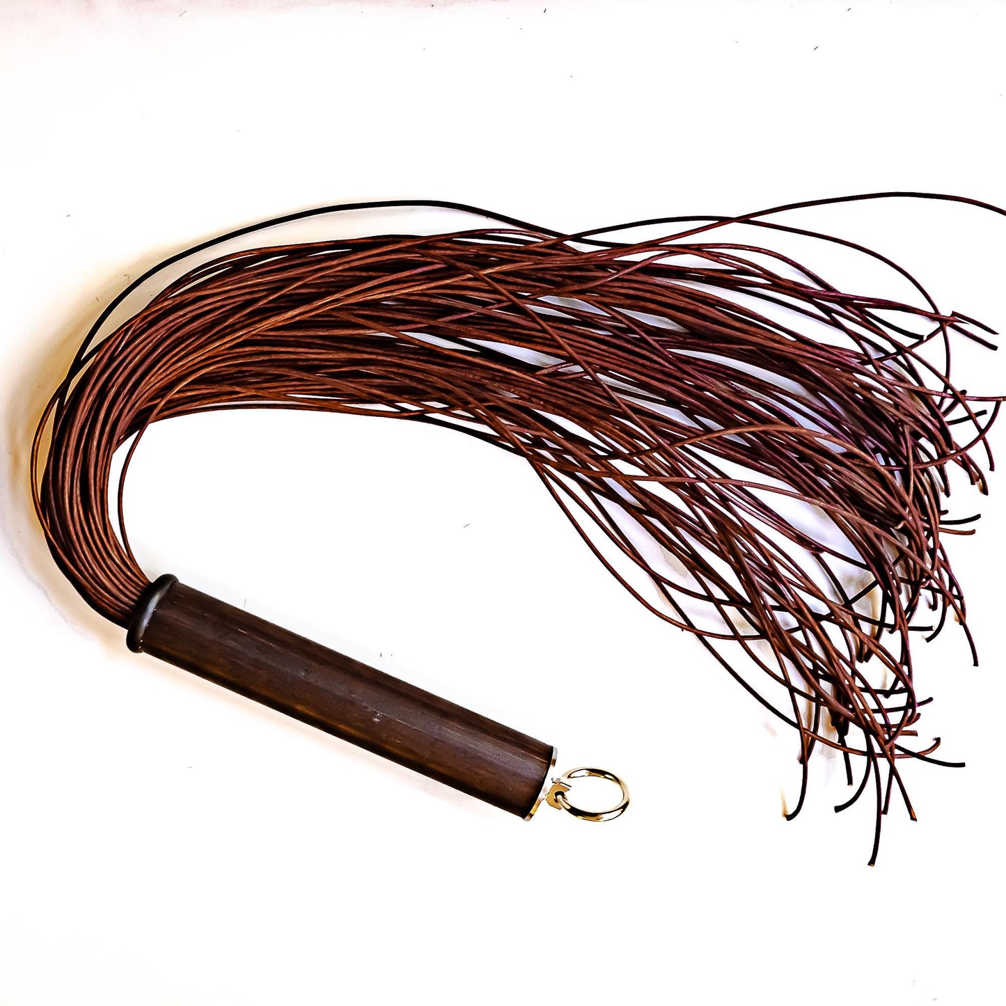 Spaghetti/Sanguigno. 61cm/24" leather flogger