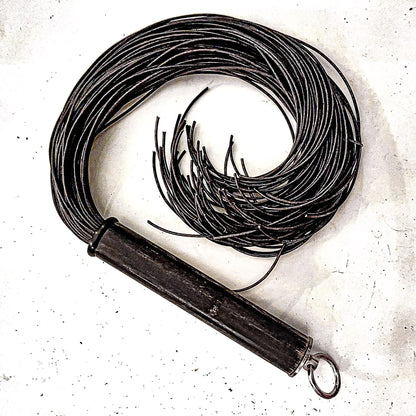 Spaghetti/Sepia. 61cm/24" leather flogger
