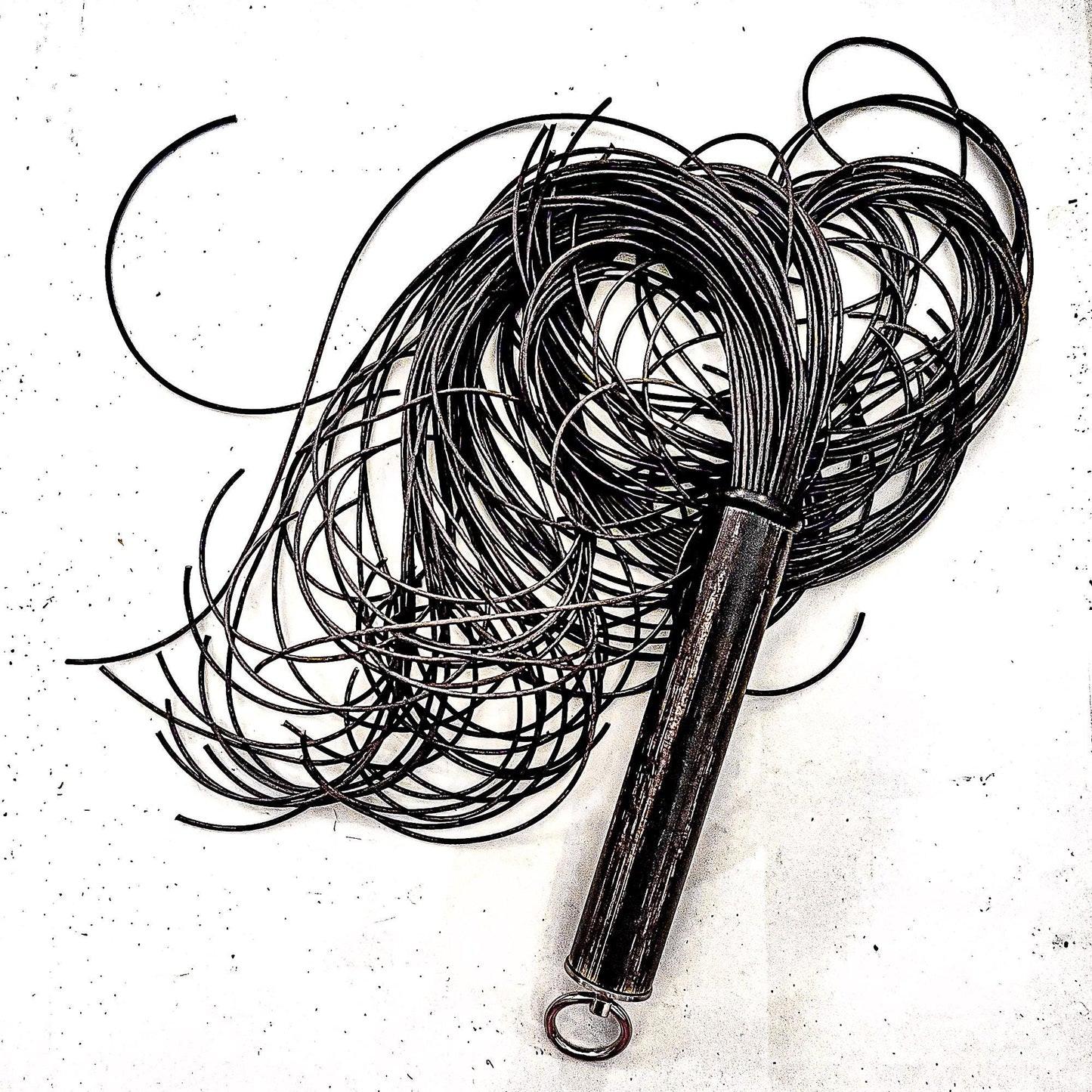 Spaghetti/Sepia. 61cm/24" leather flogger