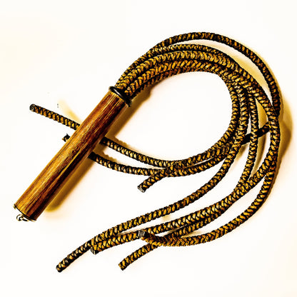 Seven Sisters. 61cm/24" whip with 7 strands