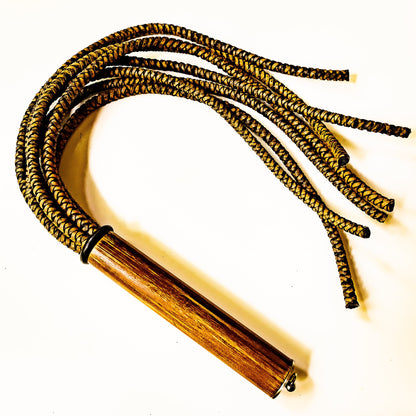 Seven Sisters. 61cm/24" whip with 7 strands