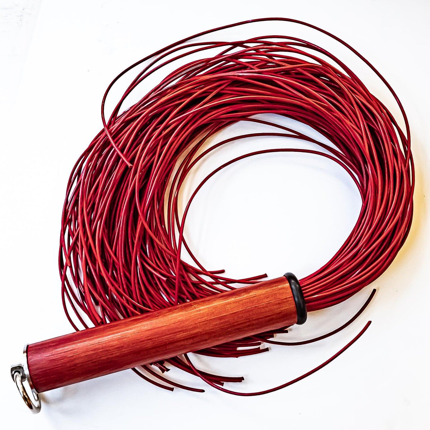 Spaghetti/Pomodoro. 61cm/24" leather flogger