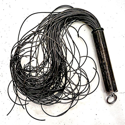 Spaghetti/Sepia. 61cm/24" leather flogger