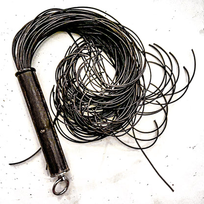 Spaghetti/Sepia. 61cm/24" leather flogger