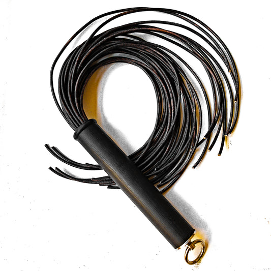 Spaghetti/Sanguigno. 61cm/24" leather flogger