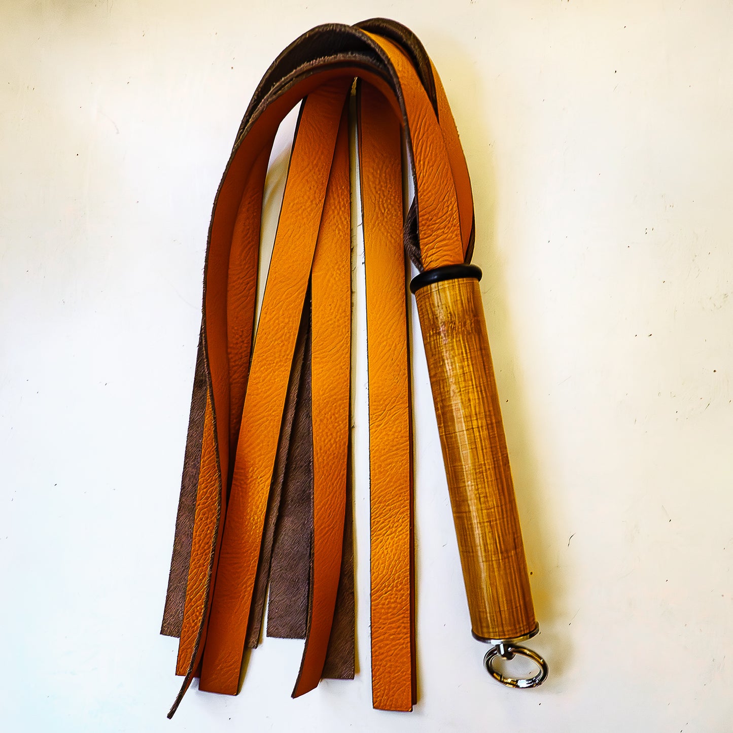 No.2 / Orange. 61cm/24" Lederflogger
