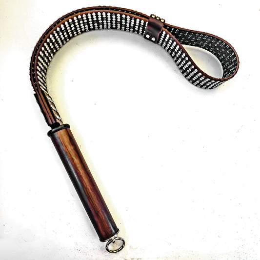 Mein alter Gürtel (#7). Schlaufenpeitsche aus einem alten Nietengürtel 58cm/23"