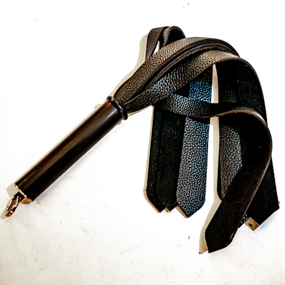 Mini/Leather Tie/Black 43cm/17" mini leather flogger