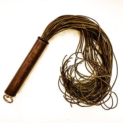 Spaghetti/Sepia. 61cm/24" leather flogger