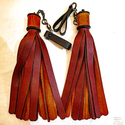 POI/Blutrot Fingerflogger (Paar, je 33cm Leder +  25cm Fingerschlaufen und Kette)