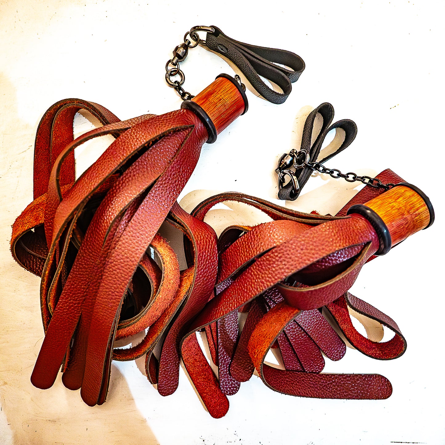 POI/Blutrot Fingerflogger (Paar, je 33cm Leder +  25cm Fingerschlaufen und Kette)