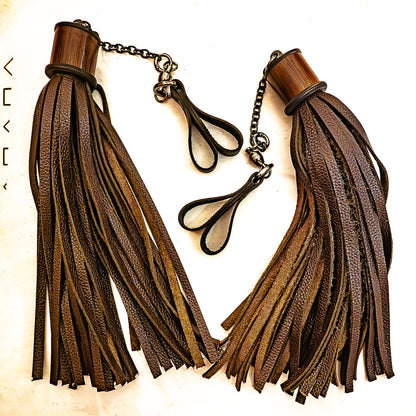 POI/Schoko Fingerflogger (Paar, je 33cm Leder +  25cm Fingerschlaufen und Kette)