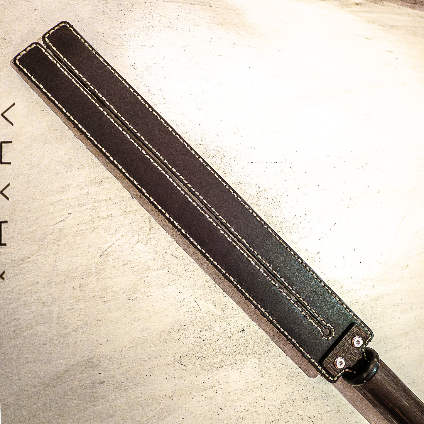 Tawse/Zebra #6, mit echtem Zebrafell, 51cm/20" zweizümgiges Paddle