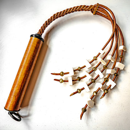 Flagrum Ossarium / 24 Zoll. Roemische Geissel (61cm/24") nach antikem Vorbild