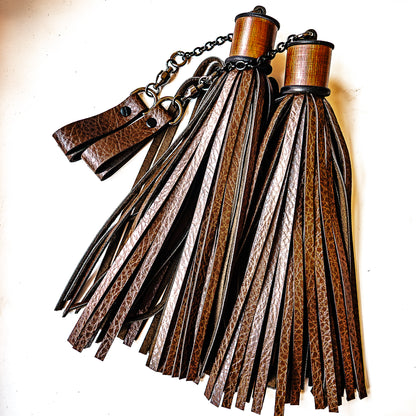 Poi/Chocolate Finger Floggers (pair, each 33cm leather + 25cm finger loops and chain)
