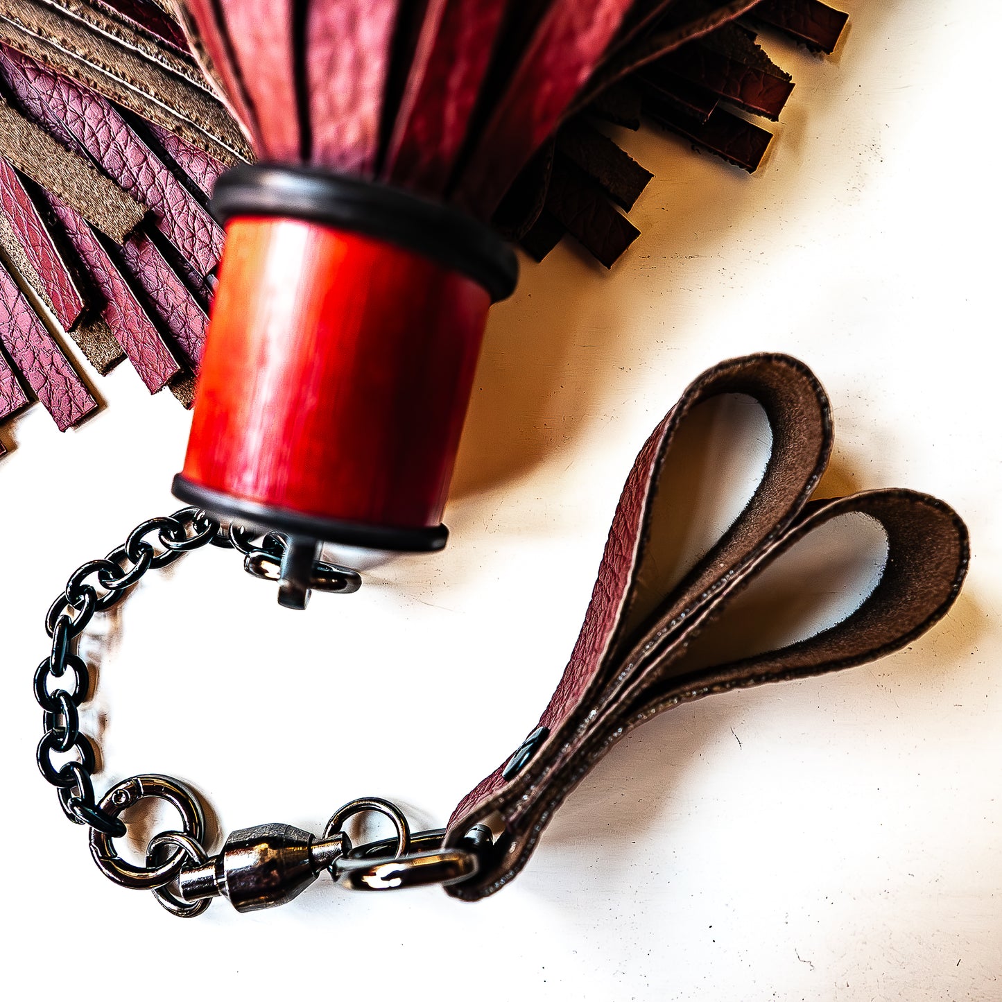 Poi/Chocolate Finger Floggers (pair, each 33cm leather + 25cm finger loops and chain)