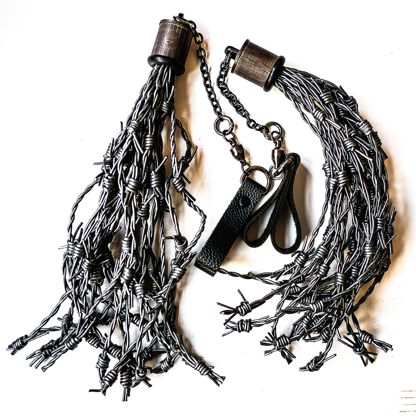 Poi/Stacheldraht. Fingerflogger (Paar mit Stacheldraht-Imitat aus Leder)