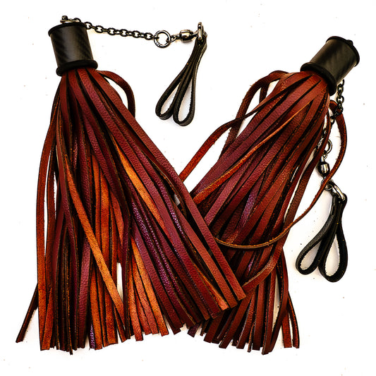 Poi/Blutrot. Fingerflogger (Paar, je 33cm Leder +  25cm Fingerschlaufen und Kette)