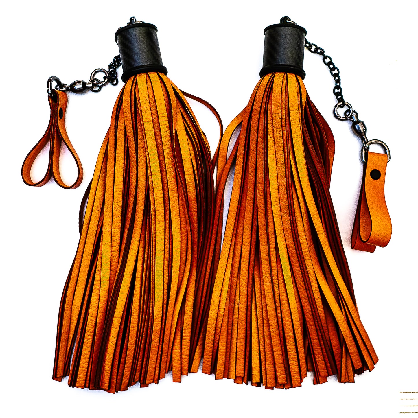 Poi/vegan/Orange. Fingerflogger (Paar, je 33cm Leder +  25cm Fingerschlaufen und Kette)