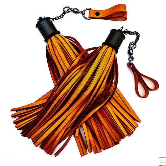 Poi/vegan/Orange. Fingerflogger (Paar, je 33cm Leder +  25cm Fingerschlaufen und Kette)