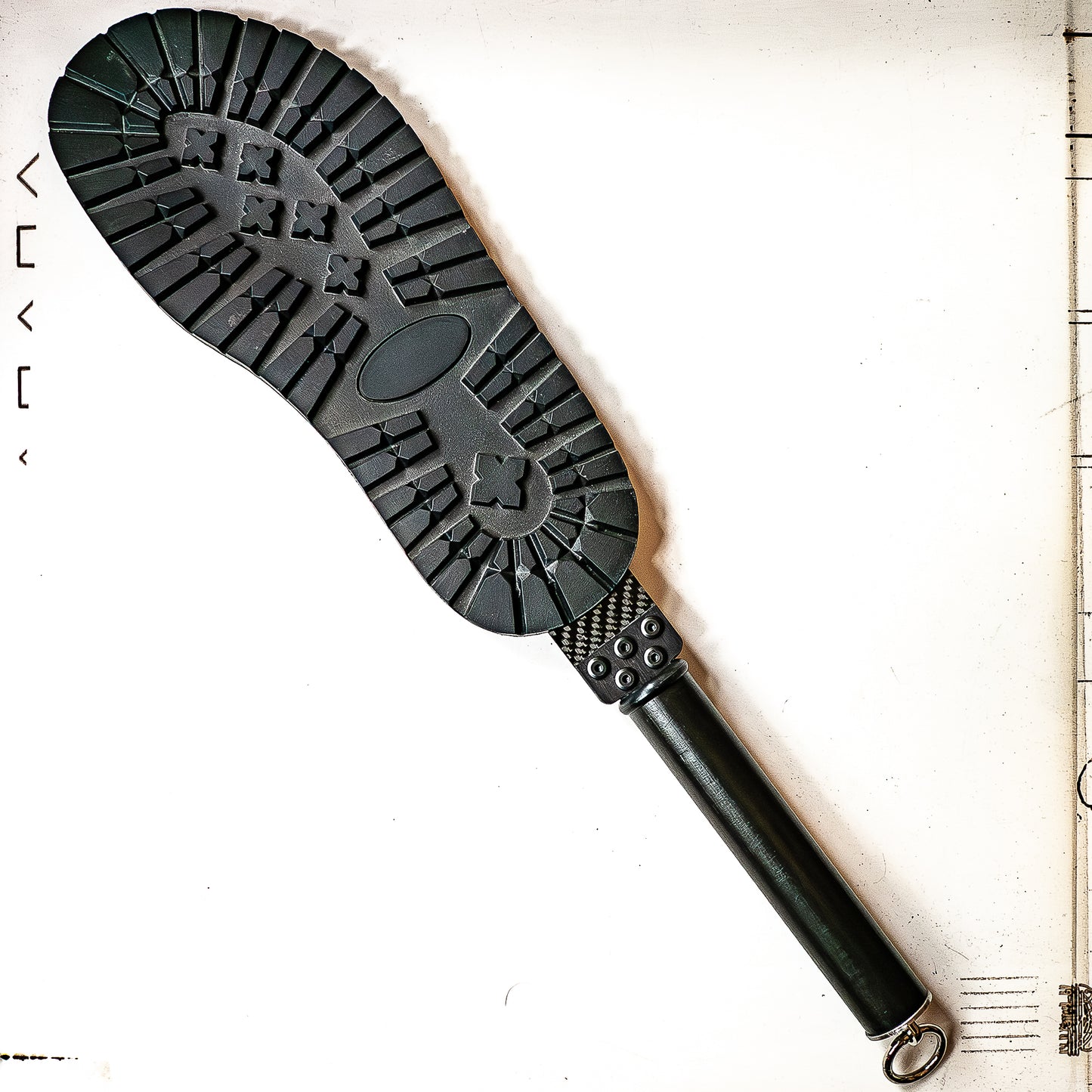 ... Made for Walking: Paddle mit Gummi-Schuhsohle und veganem Leder