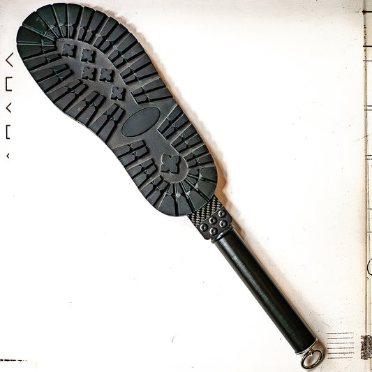 ... Made for Walking: Paddle mit Gummi-Schuhsohle und veganem Leder