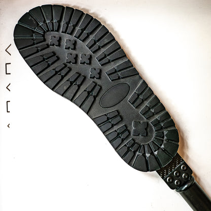 ... Made for Walking: Paddle mit Gummi-Schuhsohle und veganem Leder