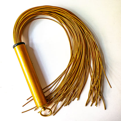 Spaghetti/Pomodoro. 61cm/24" leather flogger