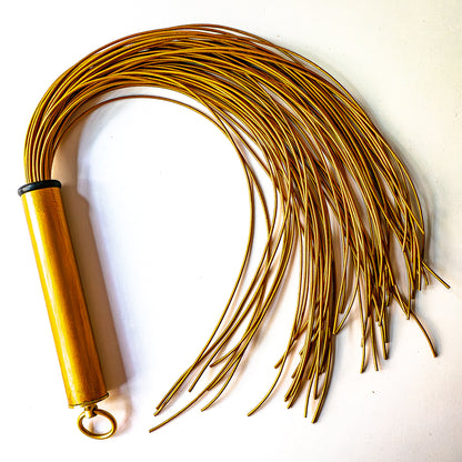 Spaghetti/Pomodoro. 61cm/24" leather flogger